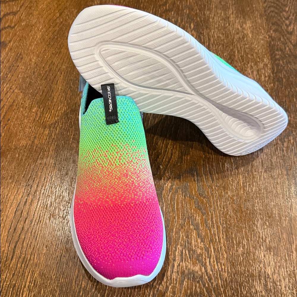 Skechers Kids' SZ 5 SZ 6 Vibrant Gradient Sneakers NIB